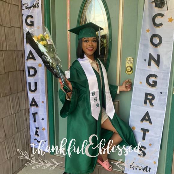 Meet your Posher, Sandy - Picture 1 of 1